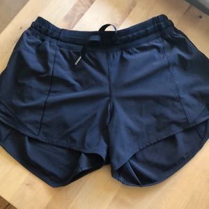 Lululemon hotty hot short (long 4”)